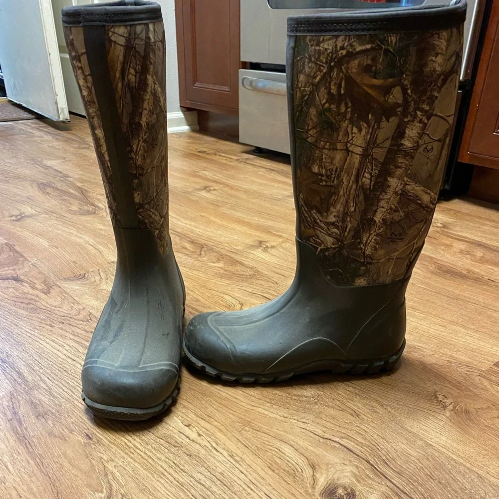Women's Waterproof Camo Winter Rain Boots - Black and Brown